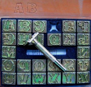 8132-00 Buchstaben Set 1